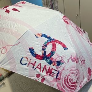 Dupe Chanel umbrella never used
